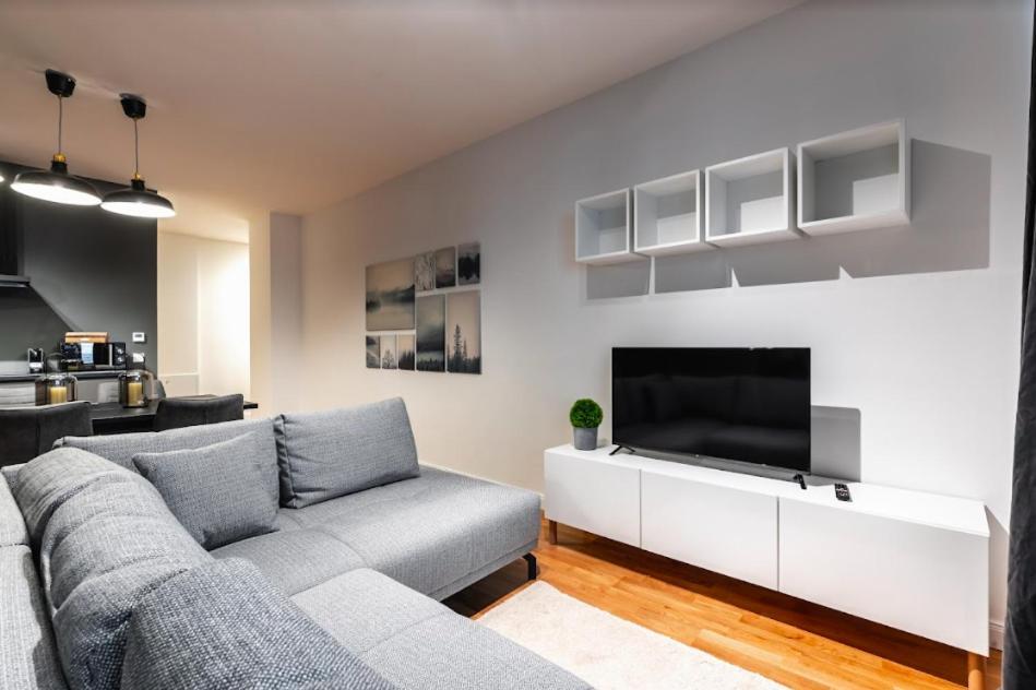 Authentic Next To Schwedenplatz Apartamento *